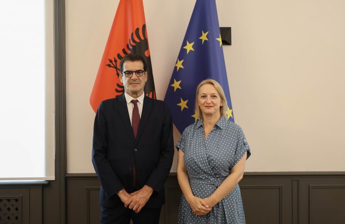 Denaj Forcim I Bashk punimit Me Portugalin N Fush n E Bujq sis 