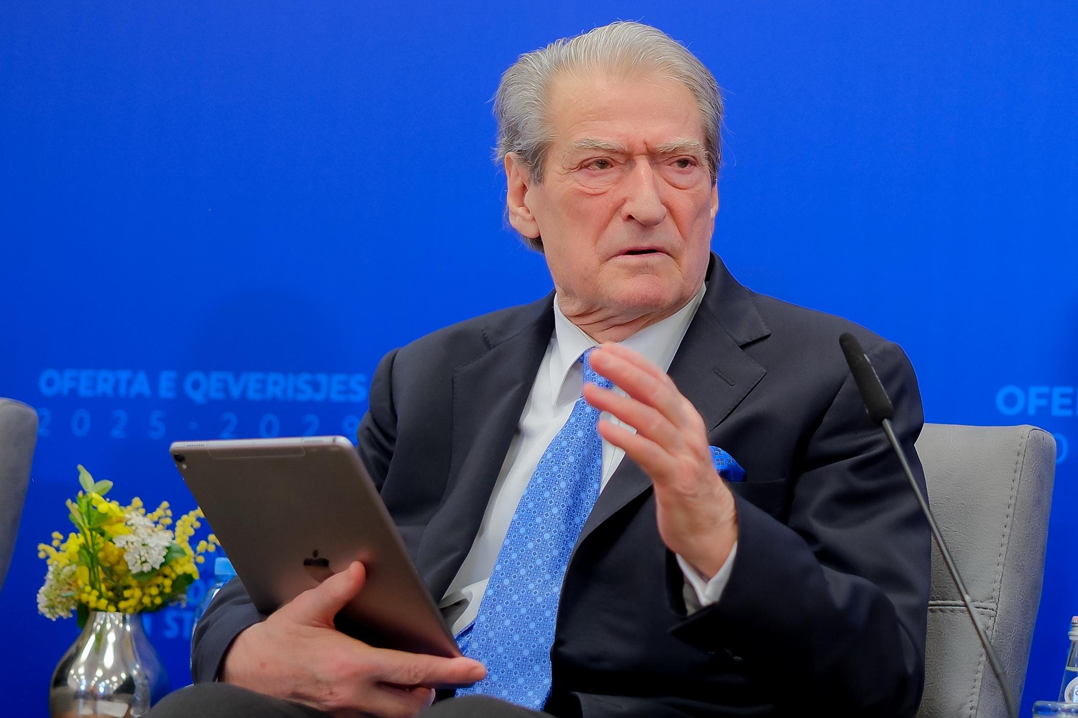 Pse nuk “ndez” opozita e Berishës? Eksperti tregon se ku 'çalon' PD ...